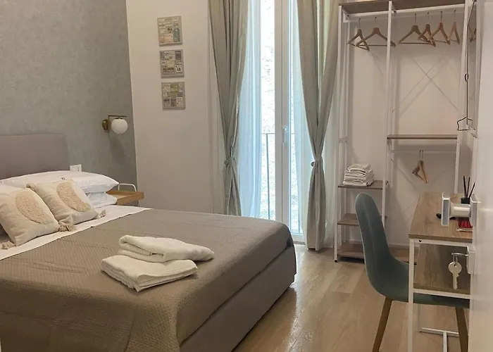 Manzoni 116 בית הארחה 3*