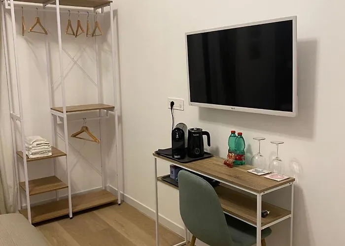 Manzoni 116 בארי